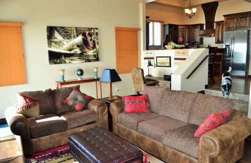 Alto House | Ideal Golf Course Retreat with Breathtaking Mountain Views