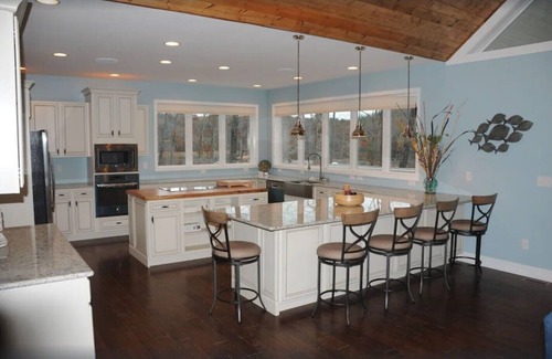 Big Creek House | Lakefront Retreat: 4Bd/4Ba Home with Dock & Pool Access