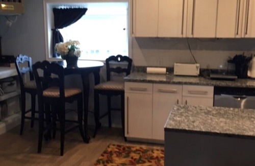 Sandy Apartment | Cozy Studio Near Ski Resorts with Kitchen & High Ratings