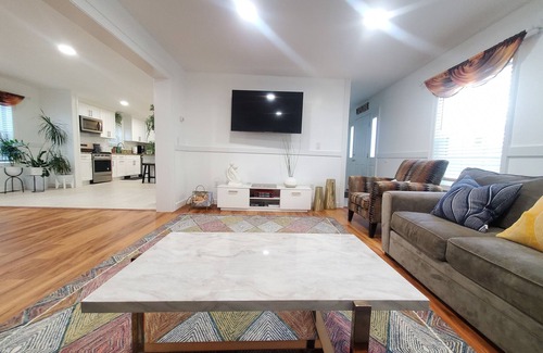 Cos Cob House | Discover Greenwich House: NYC Flair Near Beach & Spa