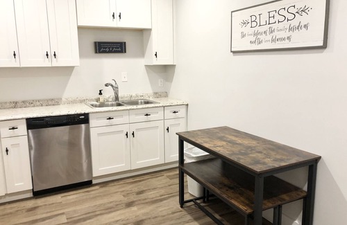 Easley House | New Guest Apartment: Pool, Hot Tub & Family-Friendly Fun