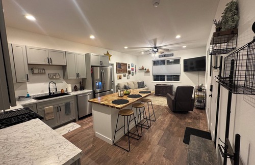 Wasilla House | NEW guesthouse with lots of amenities & close to town