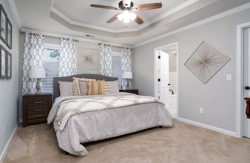 Helena House | Pet-Friendly Hamptons On The Rocks - Steps from Downtown