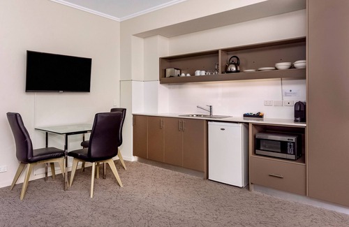 Fremantle Hotel | Discover New Haus by Hougoumont: Spa & Family-Friendly Stays