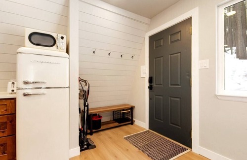 Evergreen Cabin | Discover the Hidden Ruby A-Frame: Pet Friendly Retreat