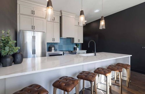 Nashville House | New! Hideout | Icon-Inspired Style & Rooftop Vibes