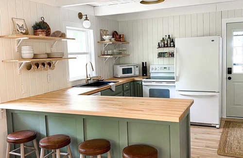 Higgins Lake Cottage | Experience the Boho Chic Cottage at Higgins Lake