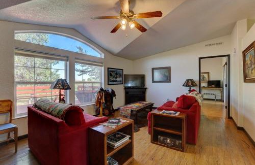 Sheridan House | Inviting High Saddle Getaway: Pet & Child Friendly Retreat