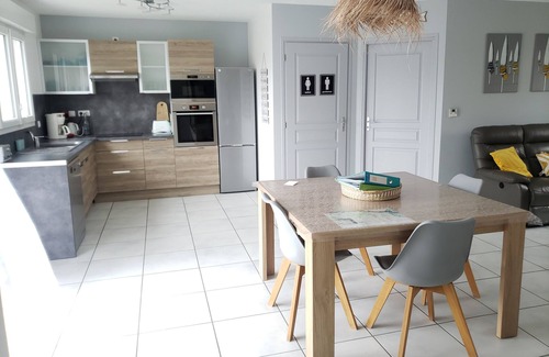Saint-Valery-sur-Somme House | Guest Rated: 9.8 - Oceanfront Stay in St Valery for 4