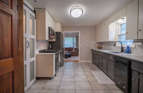 Lawrence House | NEW! Historic Charmer meets Lux Comfort 5BR, 2 BA + 2 Living Areas! Sleeps 10!
