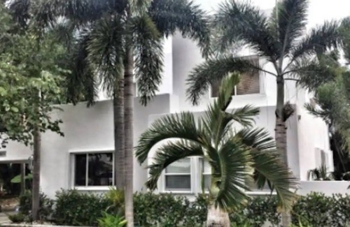 Parker Ridge House | Historic Estate with Heated Pool & Two Guest Houses Near Attractions