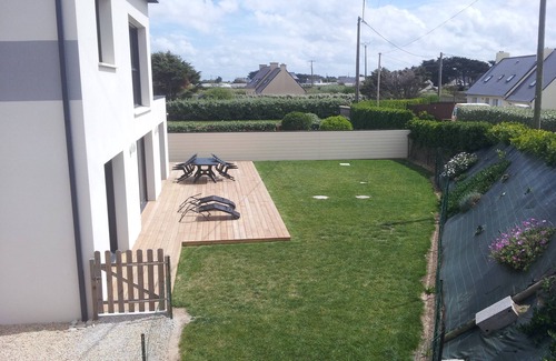 Kerlouan House | Cozy Holiday House Steps from the Beach with Ocean View