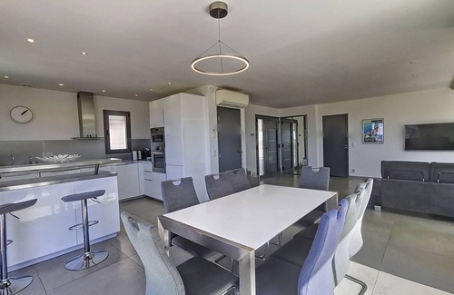 Le Castellet House | New Holiday Villa with Pool & Ocean View - Rated 10/10