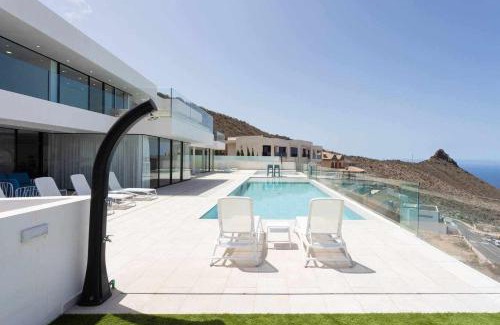 Costa Adeje Villa | Elegant Villa in Costa Adeje with Pool - Guest Rated 9.8
