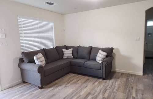 Delano House | Cozy Home in Central Delano with Spa & Family-Friendly Vibes