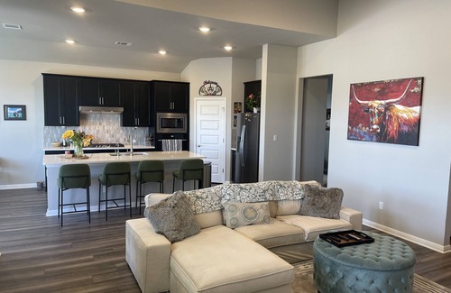 Dripping Springs House | Relaxing Retreat in Dripping Springs with Spa & Jacuzzi