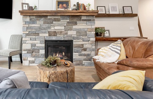 Bellingham House | New home on peaceful 5acr +hotub & dry sauna - Close to biking/hiking & downtown