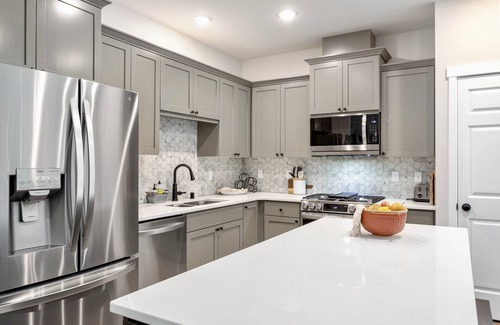 Bellingham House | Peaceful Retreat with Hot Tub, Sauna & Close to Downtown