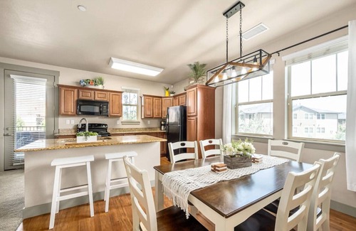 South Jordan House | Cozy Suite with Fireplace, Ski Access & Hot Tub Near SLC