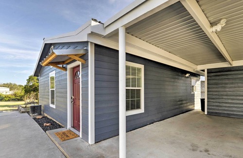 Clifton House | NEW! Home w / Private Shared Dock on Lake Whitney!