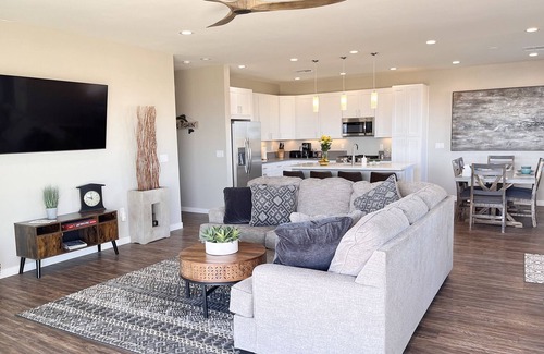 Greenehaven House | Scenic Retreat with Breathtaking Lake Powell Views