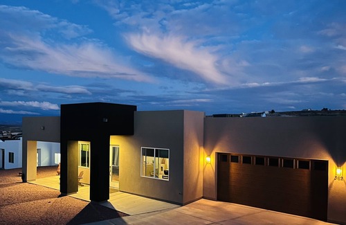 Greenehaven House | Scenic Retreat with Breathtaking Lake Powell Views