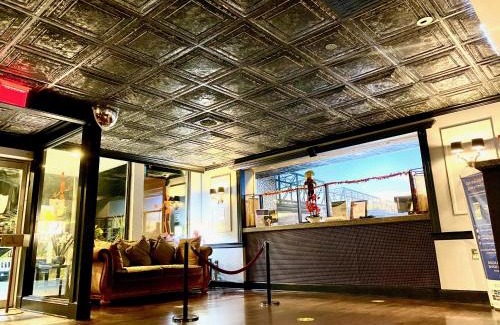 New Hope Hotel | Relaxing New Hope Inn & Suites with Ocean Views and Pool