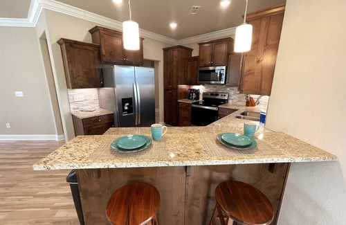 Eureka Springs House | Relax in Lake View King Suite with Hot Tub & FAST WiFi