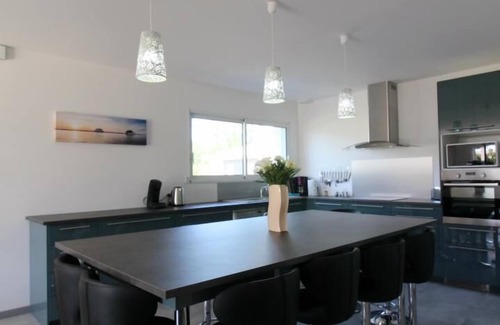 Cazaux House | Modern Retreat Near Bassin d'Arcachon with Ocean Views