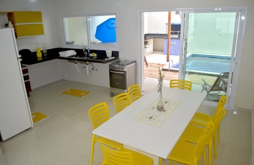 Juquehy House | Ideal Beachside Retreat with Ocean Views and Pool Access