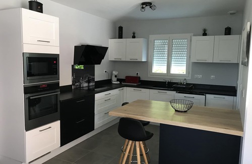 Proissans House | Experience Comfort with Heated Pool and Family-Friendly Amenities