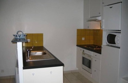Uzer House | Peaceful Retreat: 9.8 Rated Stay with Mountain Views