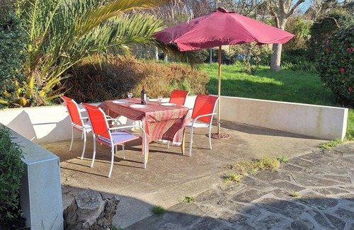 Pont-Croix Cottage | new house, beach at 5 minutes, 3 bedrooms, large garden, terrace, bike provided.