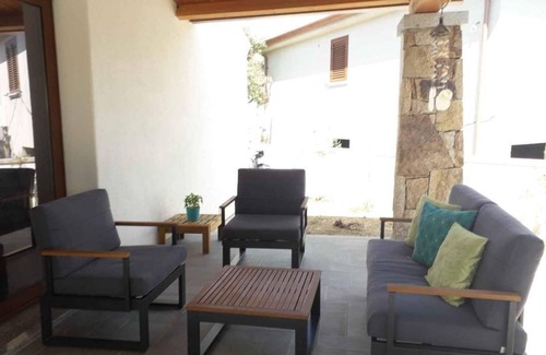 Posada House | Idyllic Home with Fenced Garden and Private Parking Near Beaches