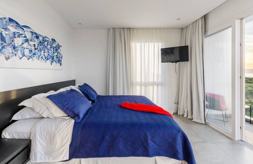 Morro das Pedras House | NEW HOUSE, HIGH STANDARD, BEACH FRONT, IN CLOSED CONDOMINIUM!