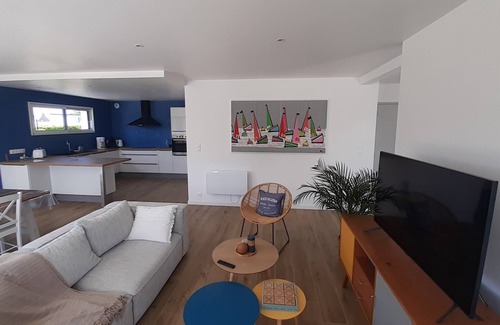 Cleder House | Beachside Retreat Near Les Amiets with Pool & Ocean Views