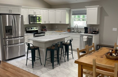 Hendersonville House | Relaxing Retreat with Hot Tub & Game Room, 5 Min to Downtown
