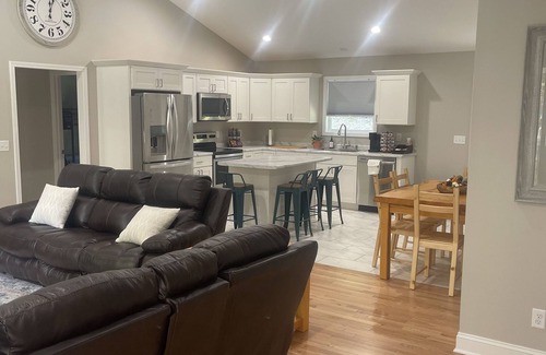 Hendersonville House | Relaxing Retreat with Hot Tub & Game Room, 5 Min to Downtown