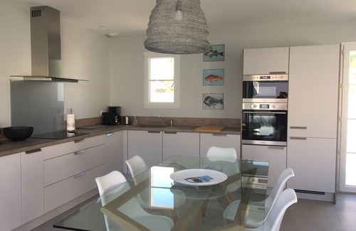 La Bree-les-Bains House | Modern Retreat with Private Heated Pool, Steps from the Sea