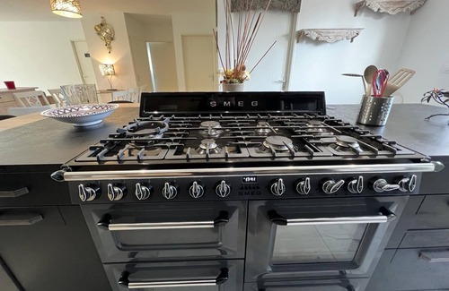 Fresnes Bed & Breakfast | Exceptional Stay at New House: Zoo et Châteaux for 11 Guests
