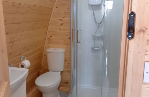 Crimdon Cottage | Quirky Oceanfront Pod with Spa and Hot Tub Retreat