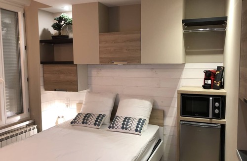 Montlucon Apartment | NEW IN MONTLUCON! Luxury furnished room in a small residence