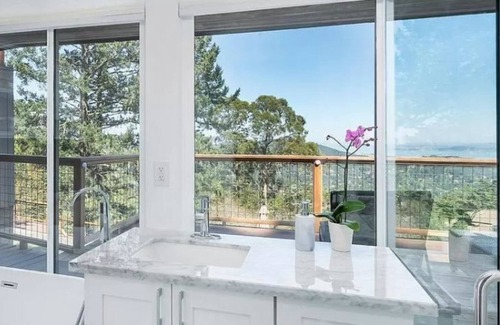 Mill Valley House | Experience the Unique 4BR Glass Mountain Oasis Retreat
