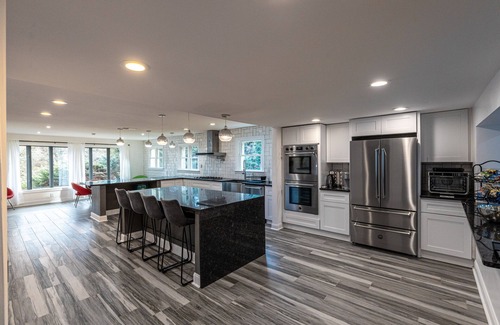 Elkins Park House | NEW! Indoor Pool & Massive Space to Entertain, Luxury w/ King Beds, Kid-Friendly