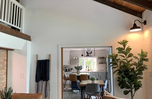 Dent House | Guest Favorite: Island View Lakehouse with Ocean & Lake Views