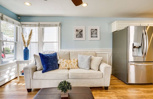 Keansburg House | Cozy New Jersey Abode - Walk to Beach & Near Theme Parks