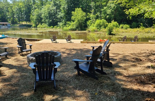 Mineral House | New Lakefront Retreat: 9 King Bedrooms, Private Dock & Spa