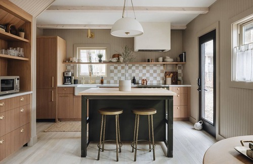 Union Pier House | Discover The Fern: Beachside Townie Cottage with Pool