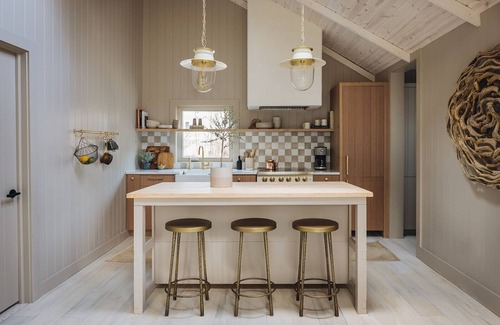 Union Pier House | Discover The Ivy: Beachside Cottage with Private Pool