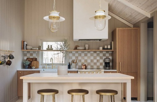 Union Pier House | Discover The Ivy: Beachside Cottage with Private Pool